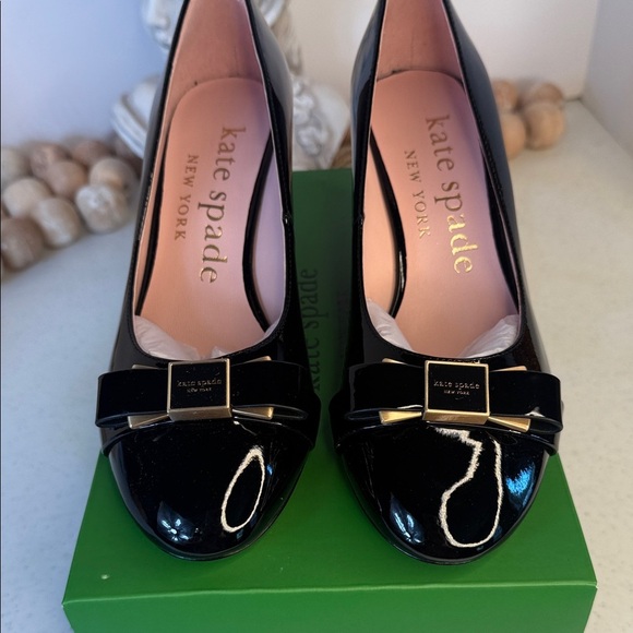 kate spade new york Women's Bowdie Wedge Heel Pump Sz 7 - Picture 10 of 13